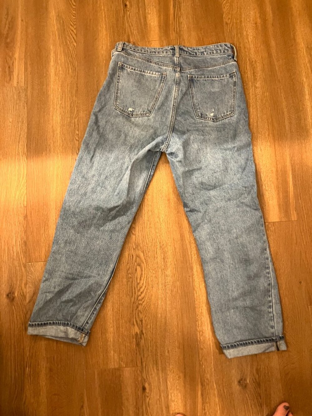 Distressed jeans - Picture 4 of 5